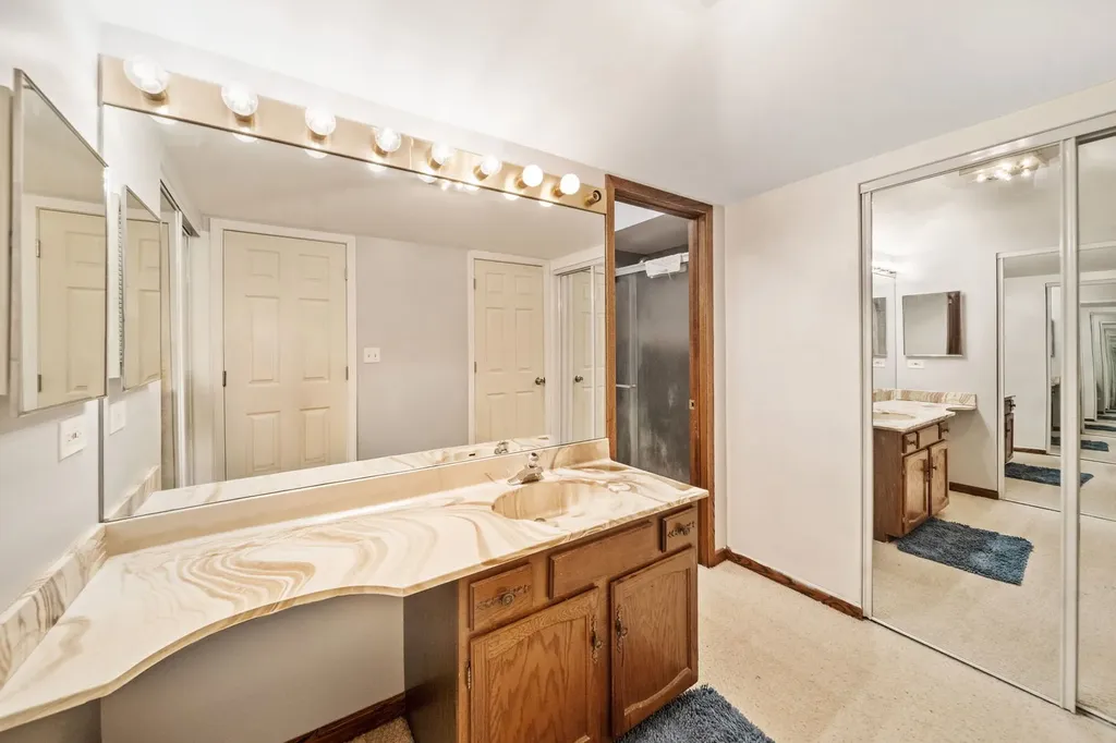 7215 Willow Way Lane Willowbrook IL 60527