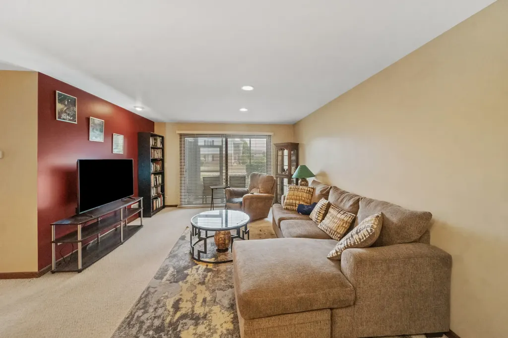 7215 Willow Way Lane Willowbrook IL 60527
