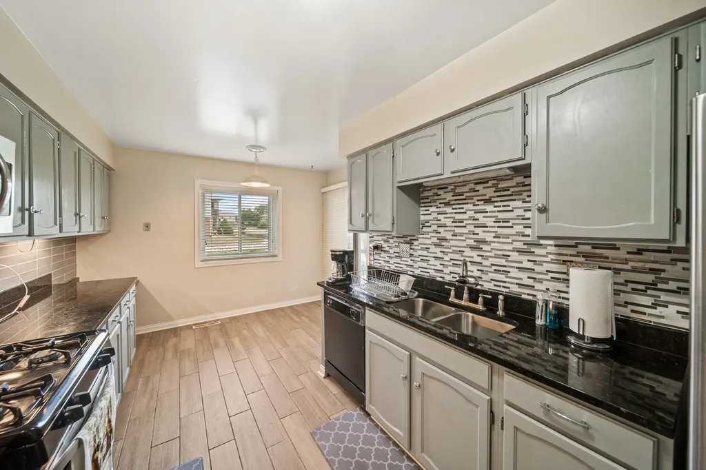 7215 Willow Way Lane Willowbrook IL 60527