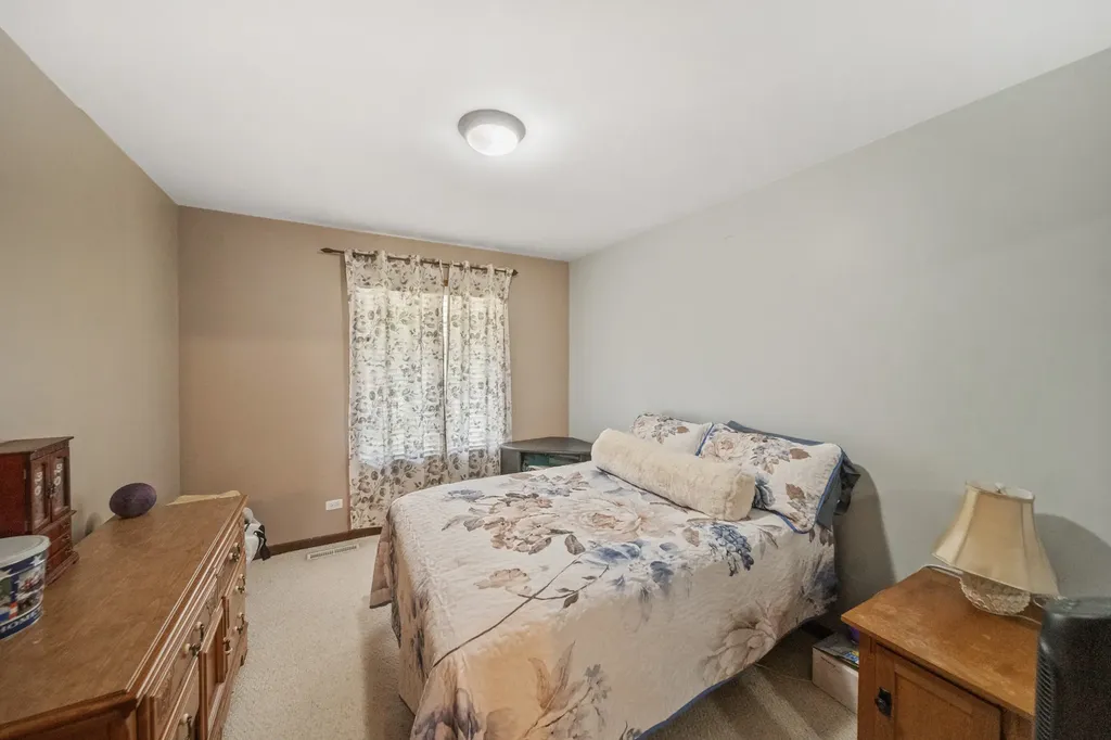7215 Willow Way Lane Willowbrook IL 60527