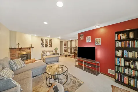 7215 Willow Way Lane Willowbrook IL 60527