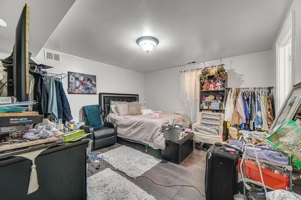 7020 South Paxton Avenue Chicago IL 60649