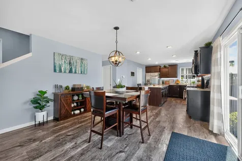 162 Hibiscus Lane Elgin IL 60124