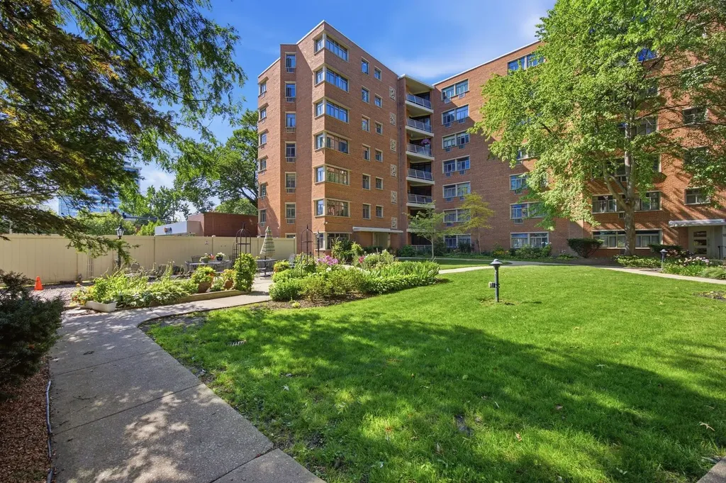 1864 Sherman Avenue Evanston IL 60201