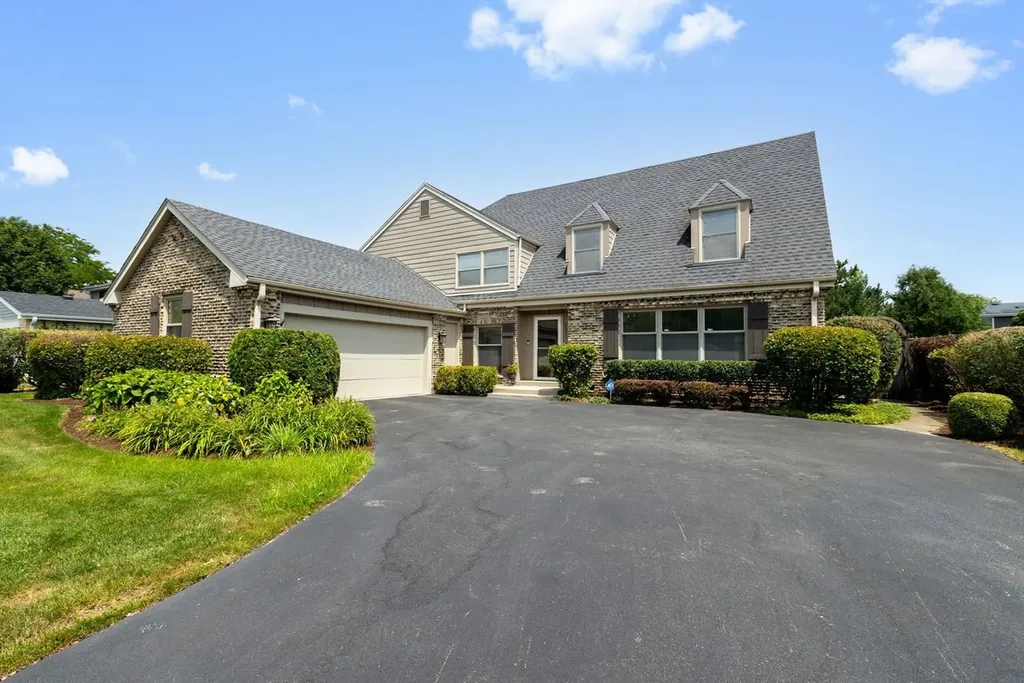 2621 Landwehr Road Glenview IL 60026