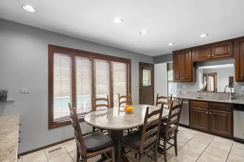 2621 Landwehr Road Glenview IL 60026