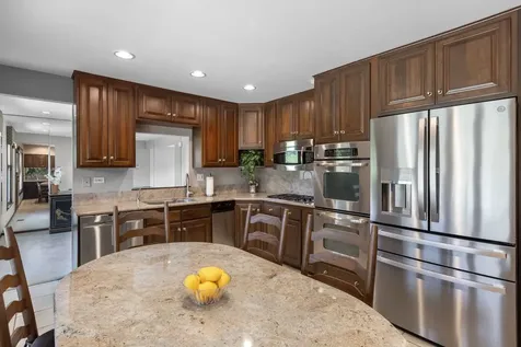 2621 Landwehr Road Glenview IL 60026