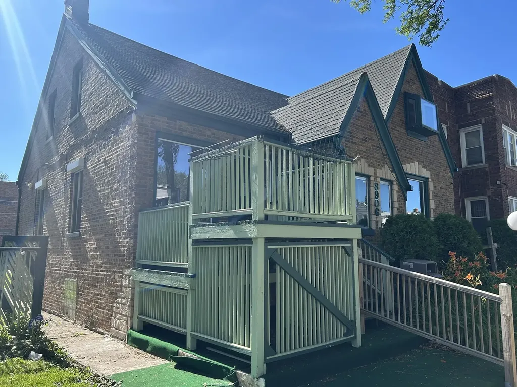 8906 South Hermitage Avenue Chicago IL 60620