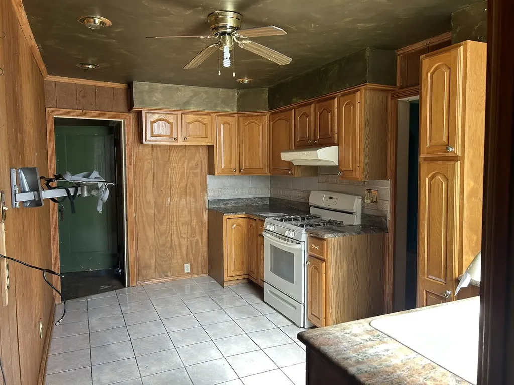 8906 South Hermitage Avenue Chicago IL 60620
