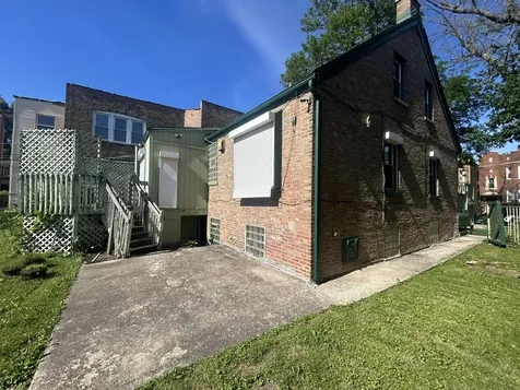 8906 South Hermitage Avenue Chicago IL 60620
