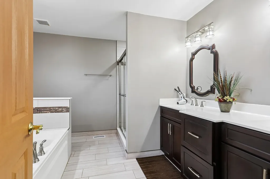 10536 Pentagon Drive Orland Park IL 60467
