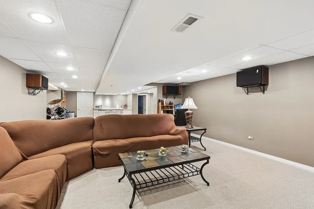 10536 Pentagon Drive Orland Park IL 60467