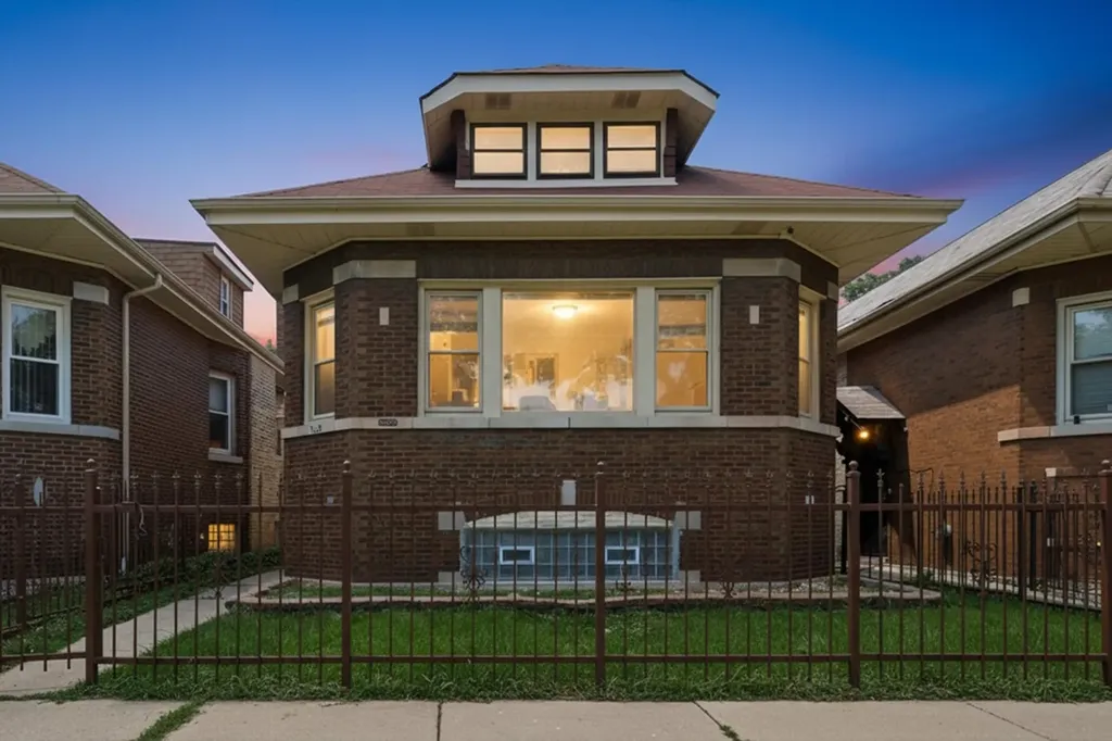 9250 South Ada Street Chicago IL 60620