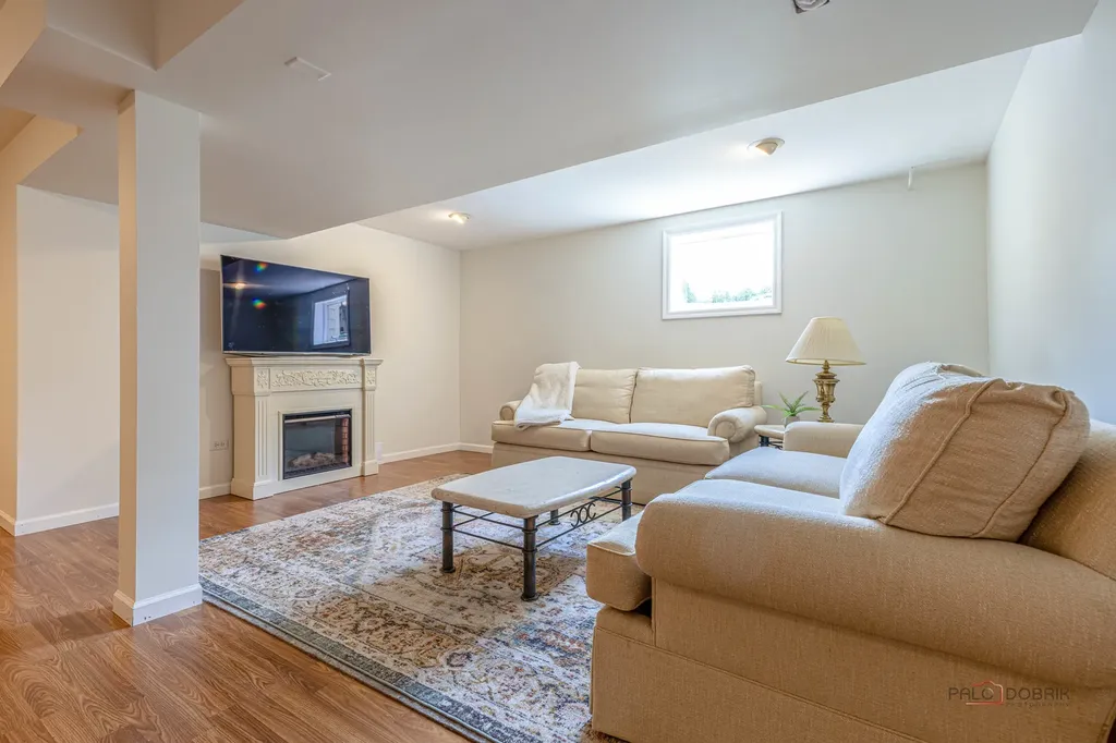 22205 West Pineview Drive Antioch IL 60002