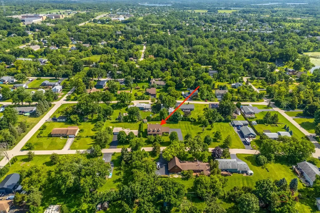22205 West Pineview Drive Antioch IL 60002