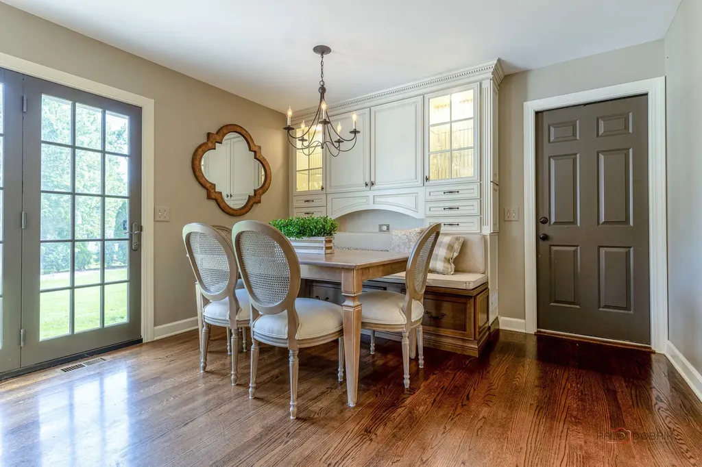 22205 West Pineview Drive Antioch IL 60002