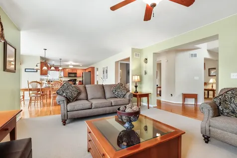 1196 Fawn Circle Manteno IL 60950
