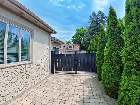 2519 Parkwood Lane Des Plaines IL 60018