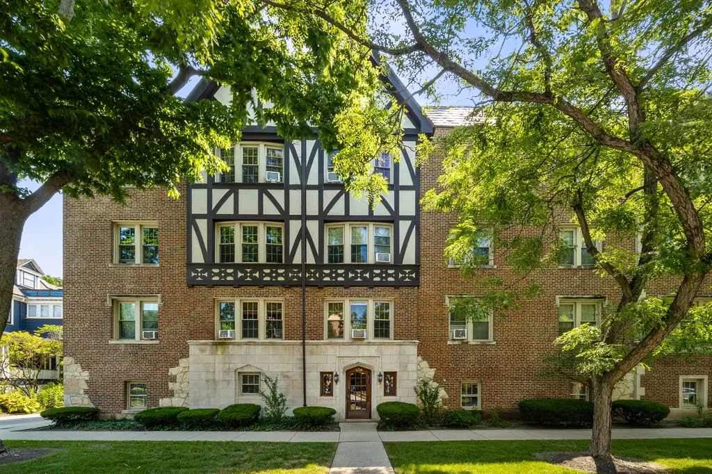 338 South East Avenue Oak Park IL 60302