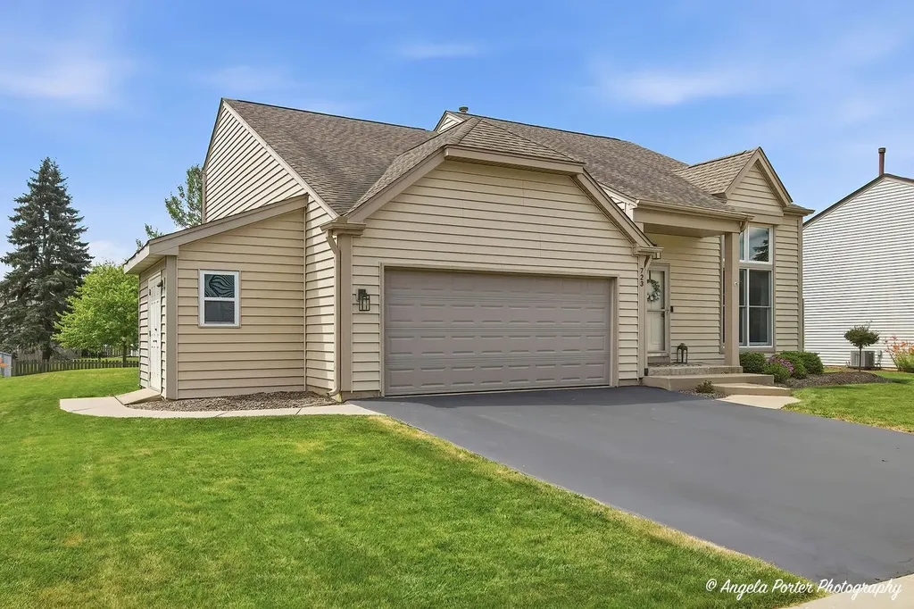 723 Edelweiss Drive Lake Zurich IL 60047