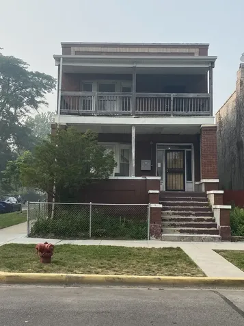 2704 East 77th Street Chicago IL 60649