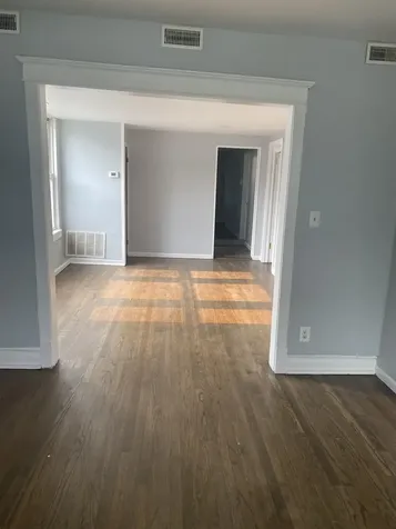 2704 East 77th Street Chicago IL 60649