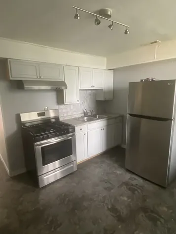 2704 East 77th Street Chicago IL 60649
