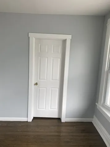 2704 East 77th Street Chicago IL 60649