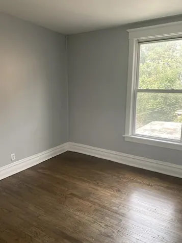 2704 East 77th Street Chicago IL 60649