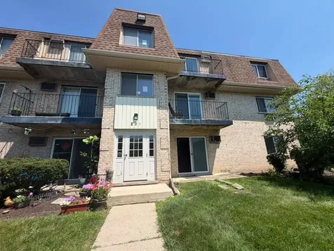 281 Shorewood Drive Glendale Heights IL 60139