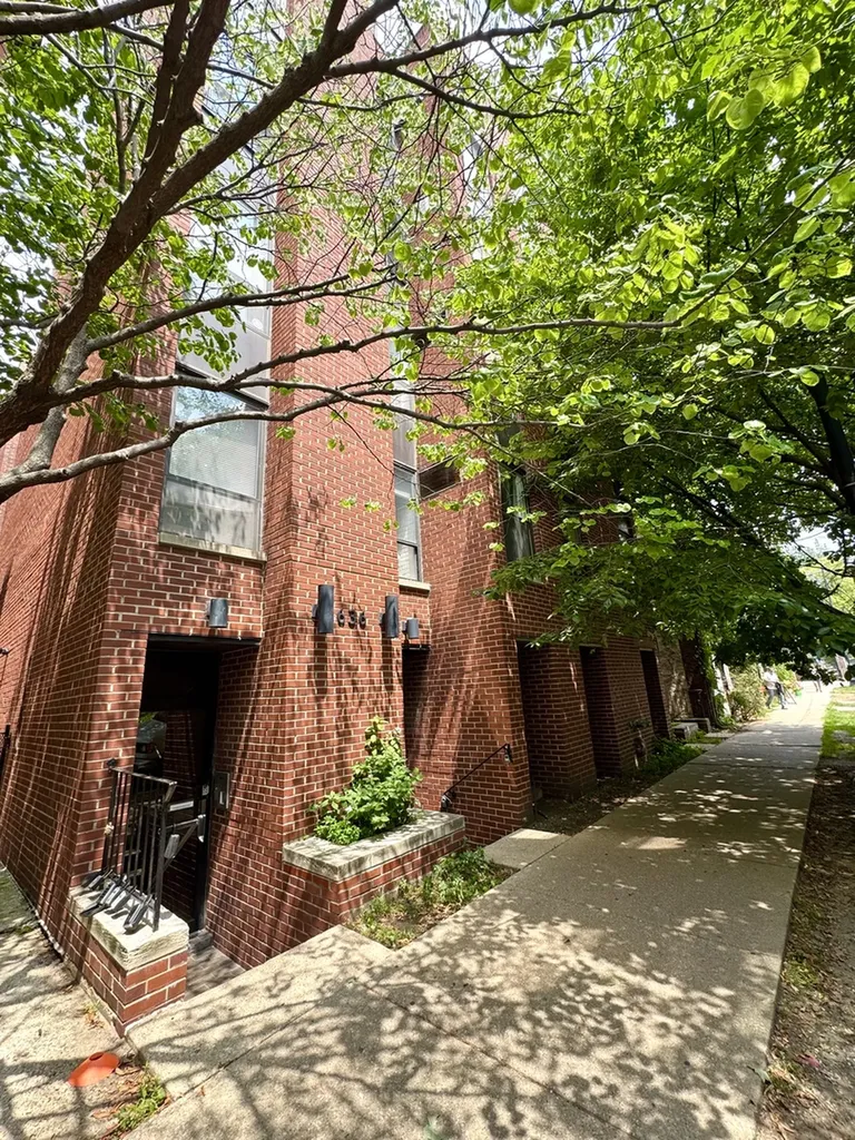 636 West Webster Avenue Chicago IL 60614
