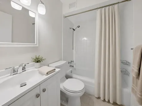 636 West Webster Avenue Chicago IL 60614