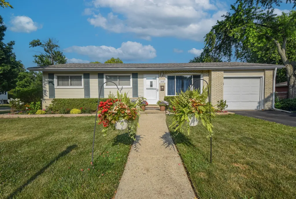 2605 West Vermont Avenue Waukegan IL 60087