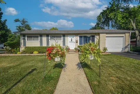 2605 West Vermont Avenue Waukegan IL 60087
