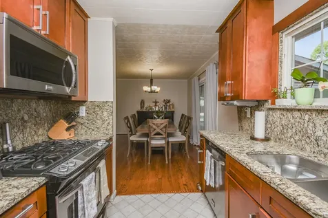 2605 West Vermont Avenue Waukegan IL 60087