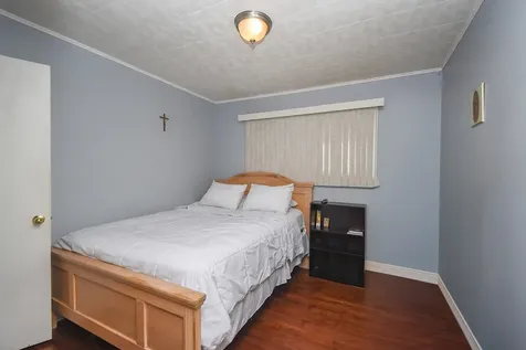2605 West Vermont Avenue Waukegan IL 60087