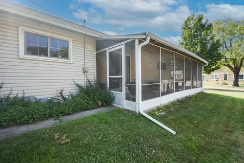 2605 West Vermont Avenue Waukegan IL 60087