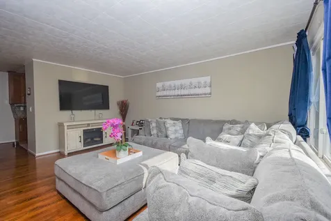 2605 West Vermont Avenue Waukegan IL 60087