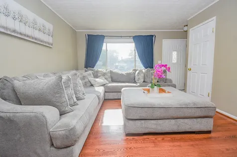 2605 West Vermont Avenue Waukegan IL 60087