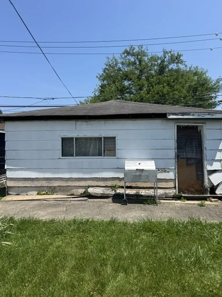 9033 South Dobson Avenue Chicago IL 60619