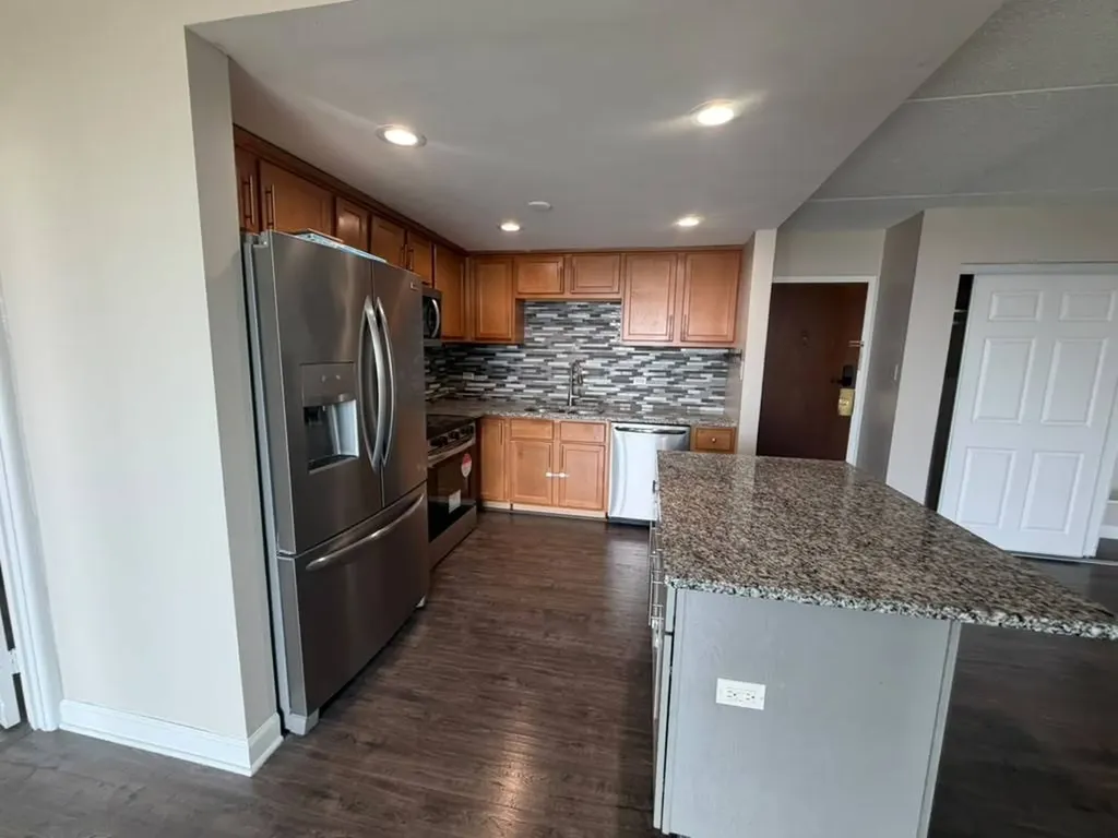 2005 South Finley Road Lombard IL 60148