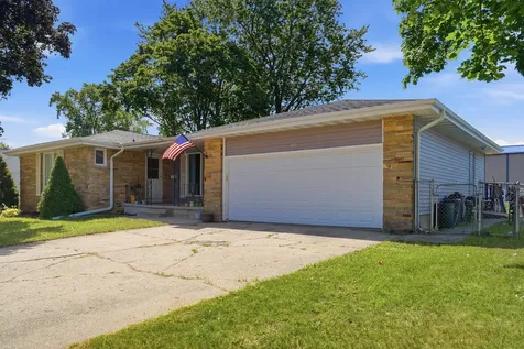 707 East 19th Street Sterling IL 61081