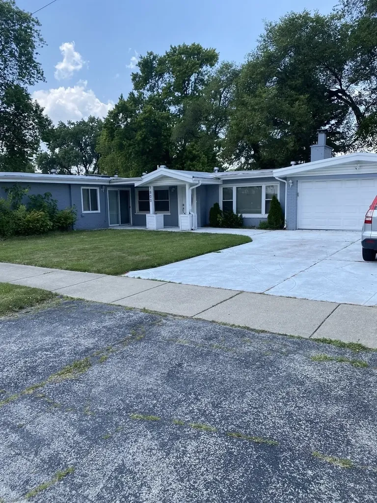 7800 West 98th Place Hickory Hills IL 60457