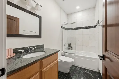 4621 Lilac Avenue Glenview IL 60025