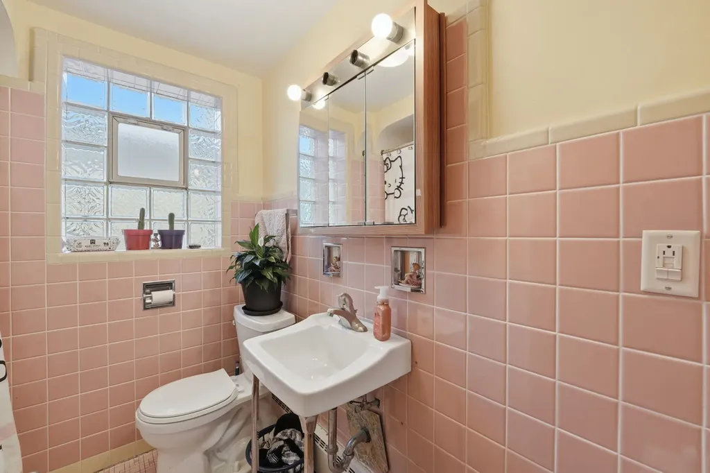4923 North Mason Avenue Chicago IL 60630
