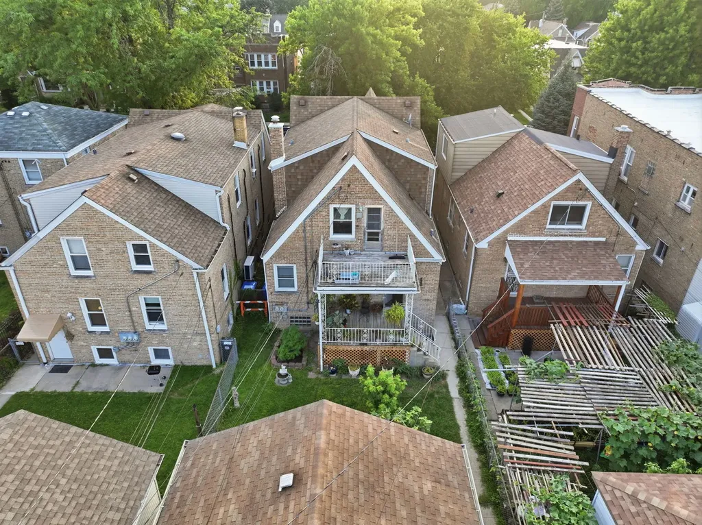4923 North Mason Avenue Chicago IL 60630