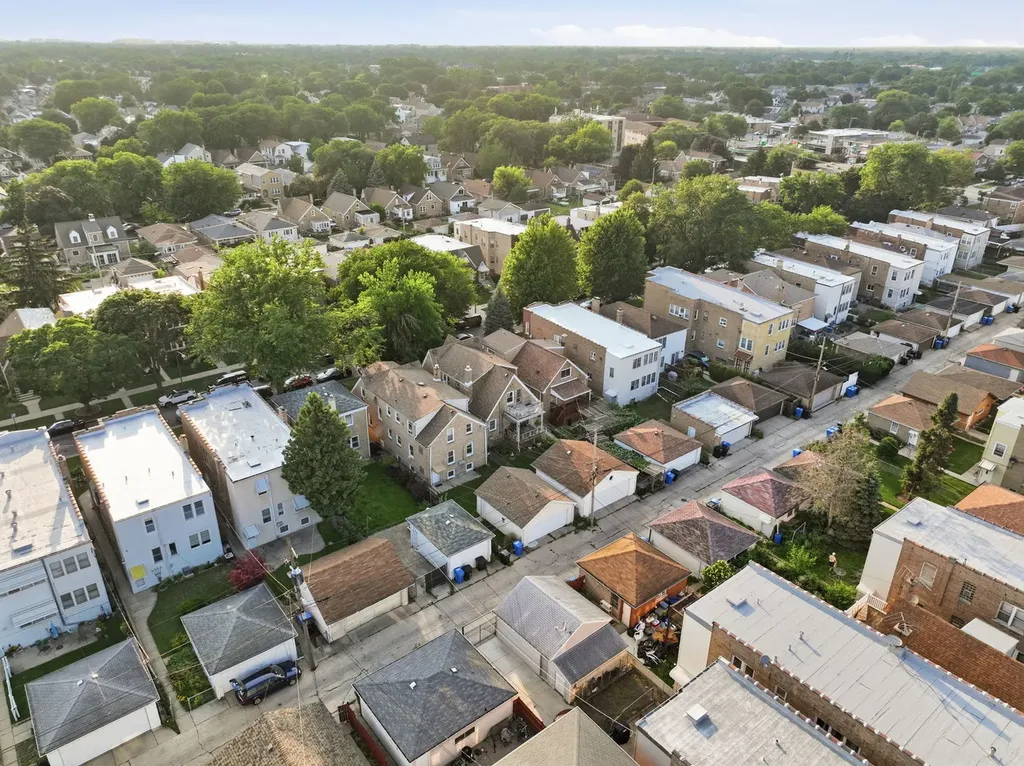 4923 North Mason Avenue Chicago IL 60630