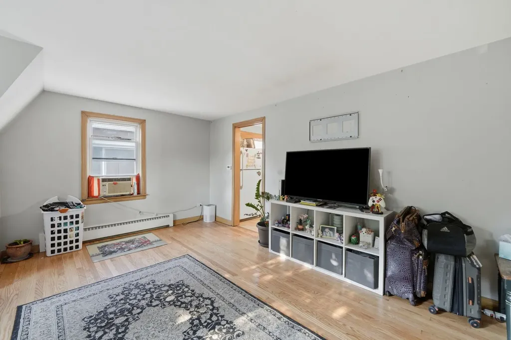 4923 North Mason Avenue Chicago IL 60630