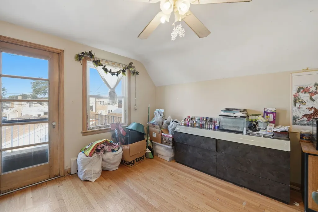 4923 North Mason Avenue Chicago IL 60630