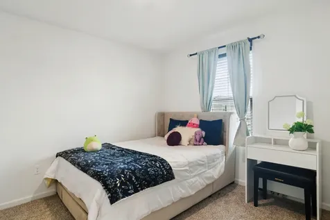 2237 Glacier Street Mundelein IL 60060
